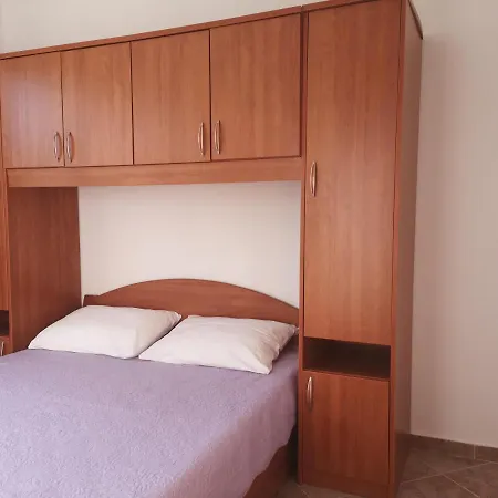 Apartman Nea Nin Exterior photo