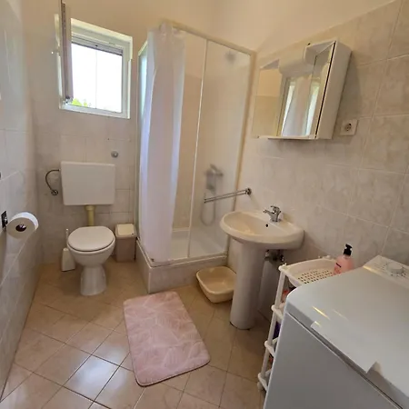Apartman Nea Nin Exterior photo