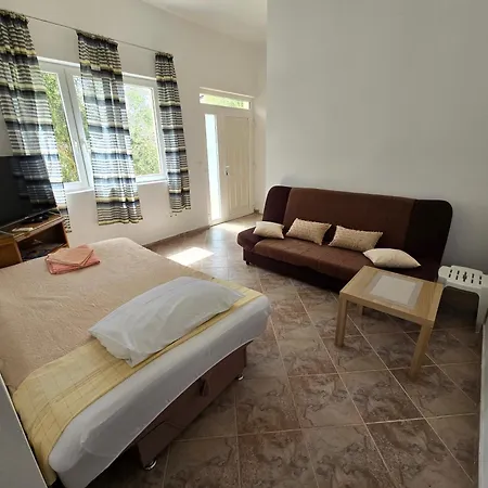 Apartman Nea Nin Exterior photo