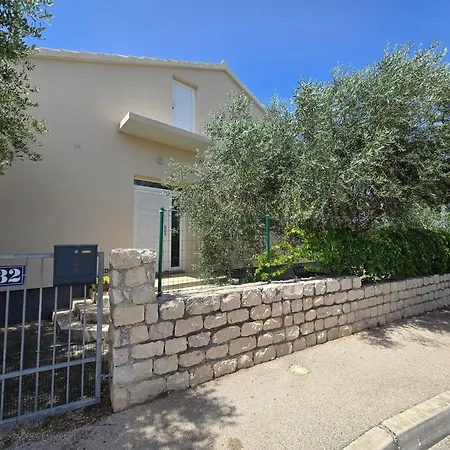 Apartman Nea Nin Exterior photo
