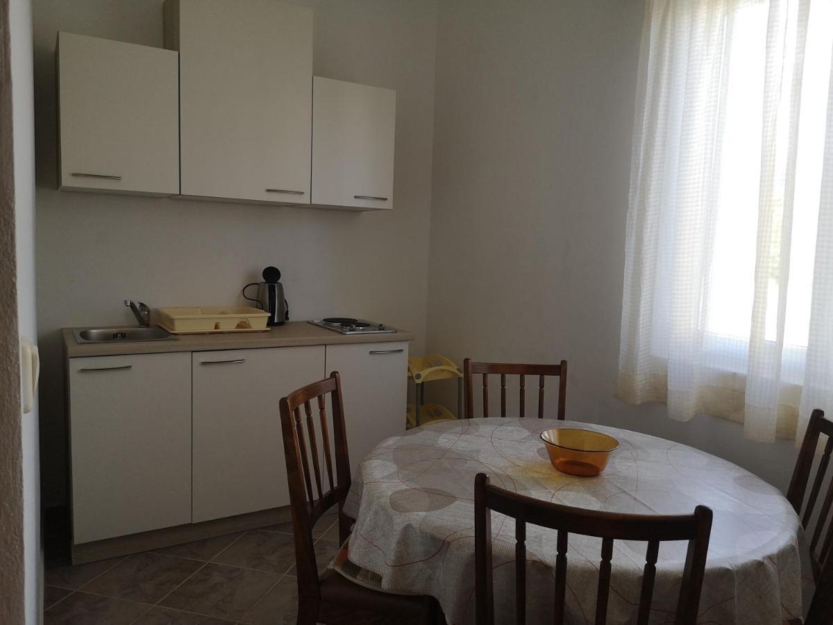 Nea Apartment *
