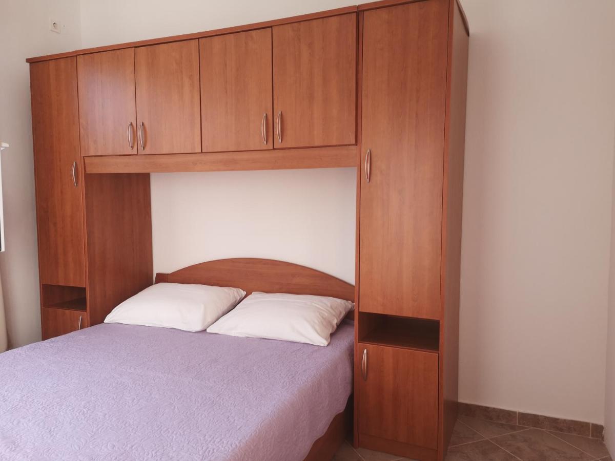 Nea Apartment Nin
